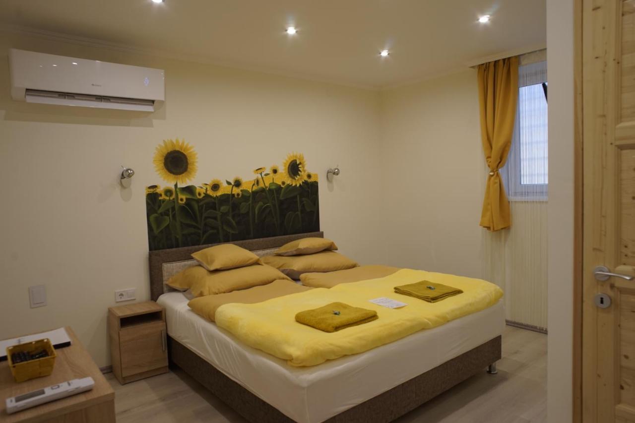 Csengo Vendeghaz Hotel Kiskoros Bagian luar foto