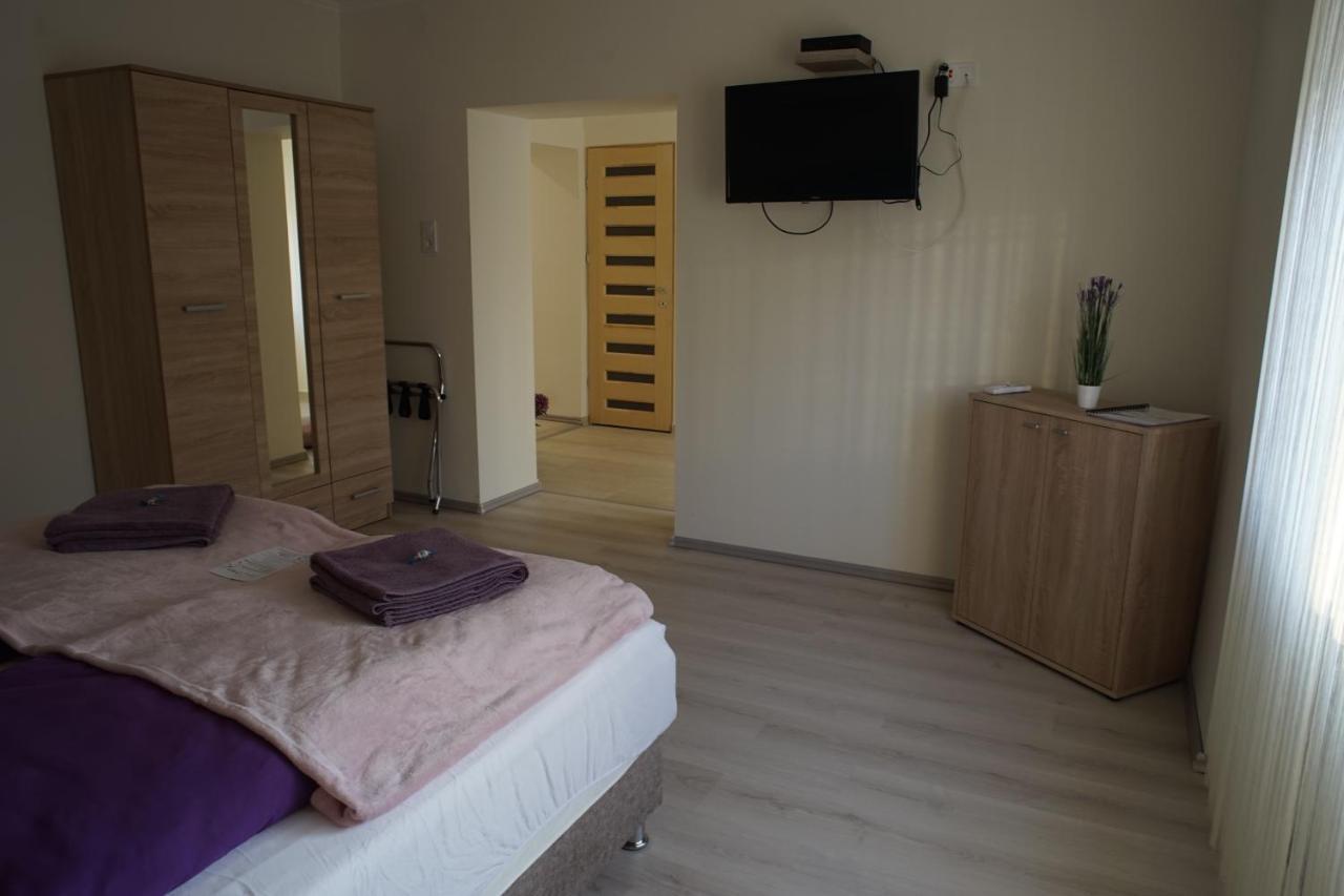 Csengo Vendeghaz Hotel Kiskoros Bagian luar foto
