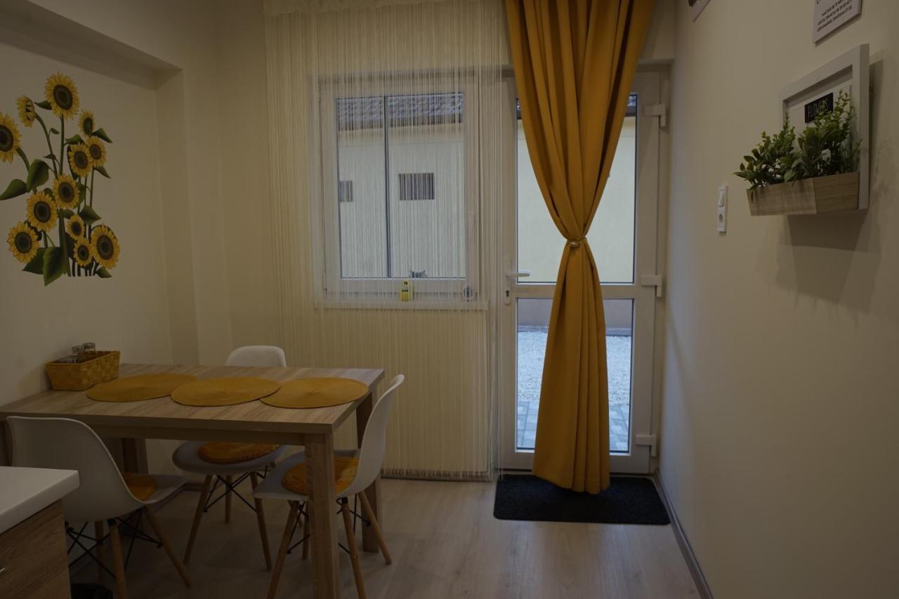 Csengo Vendeghaz Hotel Kiskoros Bagian luar foto